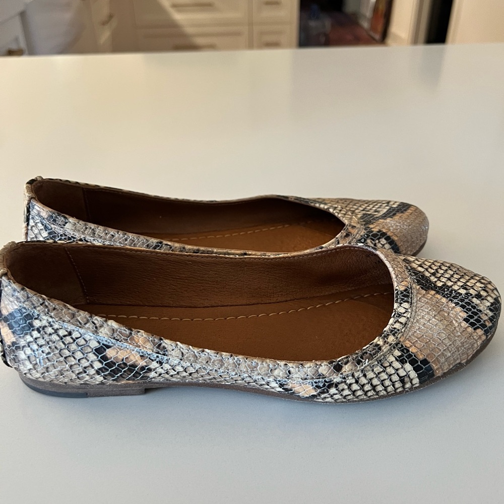 Frye Flats - image 1